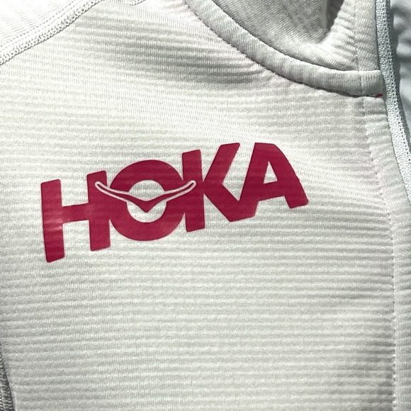 Hoka One EC Light Gray and Magenta 1/2 Zip Midlayer with Polartec Power Grid XS - Picture 3 of 8